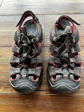 Keen Rialto II H2 American Built Sport Waterproof Sandals Brown Size 9